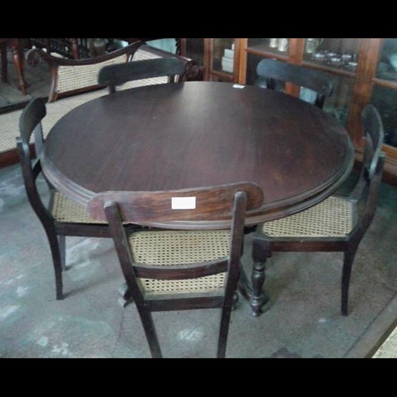 Round dining table with chairs Kitchen Table
